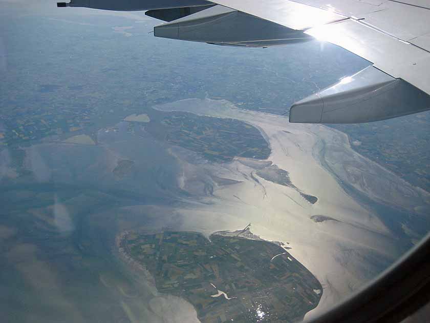 Fernreisen mit Kindern - Reiseerlebnisse von Reisebloggern - Blick aus dem Flieger