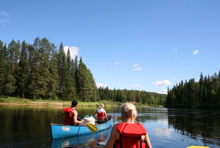 Finnland mit Kindern - Finnland Urlaub mit Kindern - Familienurlaub Finnland - Kanufahrt Oulanka Nationalpark