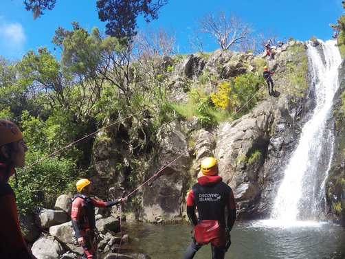 Madeira mit Kindern - Ausflüge & Reisetipps Madeira mit Kindern - Canyoning für Familien