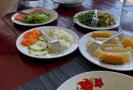 Familienreise Kuba - Kuba Family & Teens - Finca Tungasuk - Teller mit Essen