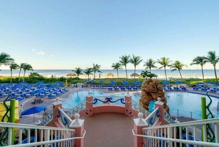 Florida Rundreise mit Kindern - Florida for family individuell - Fort Meyers Beach - Pink Shell Beach Resort - Poollandschaft