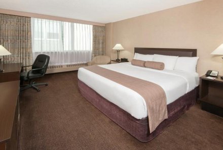 Westkanada for family - Ramada Plaza by Wyndham Calgary Downtown - Zimmer
