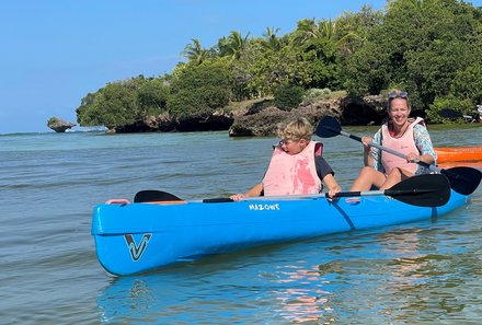 Familie Albrecht auf Reisen - Nadja Albrecht in Kenia - Kanufahrt