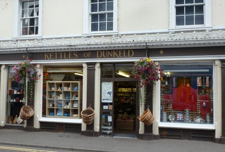 Schottland Familienreise - Schottland mit Kindern - Pitlochry Einkaufsläden