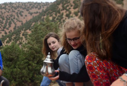 Marokko mit Kindern - Marokko for family Summer - Tee trinken in der Natur