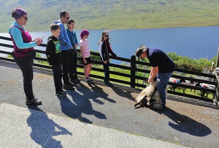 Irland Familienreise - Irland for family - Besuch einer Bergfarm