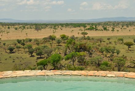 Tansania Familienreise - Tansania Family & Teens individuell - Grumeti Area - Blick vom Pool der Lodge aus
