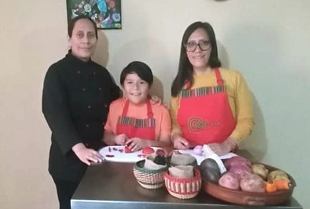 Peru Familienreise - Peru Family & Teens - Familie beim Kochkurs in Lima