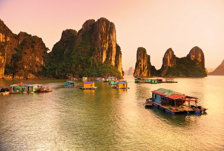 Vietnam & Kambodscha Familienurlaub - Halong Bucht im Sonnenaufgang