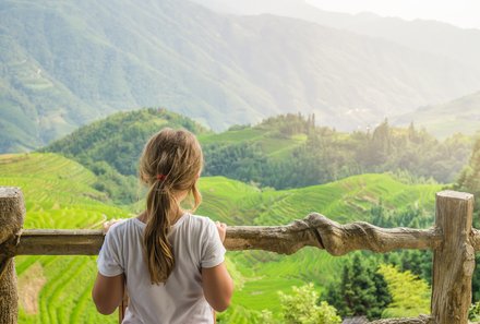 China mit Kindern - China for family - Mädchen in den Reisterrassen