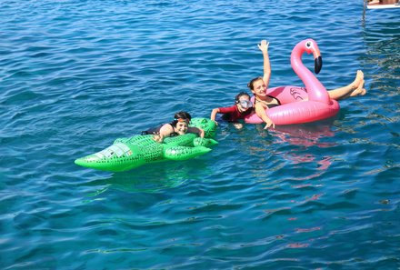 Familienreise Karibik- Karibik for family - Segelreise - Kids auf Floaties