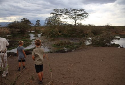 Kenia Familienreise - Kenia for family - Fuß-Pirsch im Ziwani Schutzgebiet