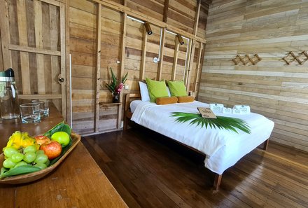 Familienreise Galapagos und Ecuador - Galapagos Family & Teens - Hakuna Matata Amazon Lodge - Zimmereinrichtung 