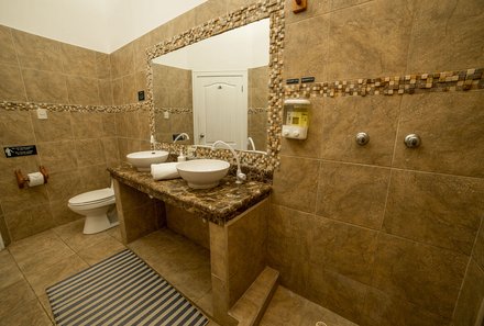 Galapagos mit Jugendlichen - Galapagos Family & Teens - Albemarle Galapagos Boutique Hotel - Bad