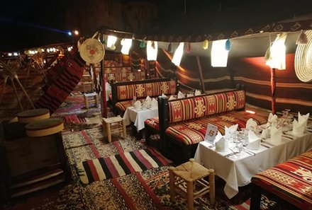 Jordanien Rundreise mit Kindern - Jordanien for family - Mazayem Rum Camp Essensbereich