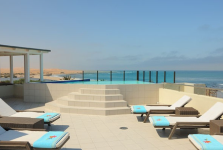 Namibia Familienreise - Namibia Family & Teens - Beach Hotel Swakopmund - Dachterrasse - Pool