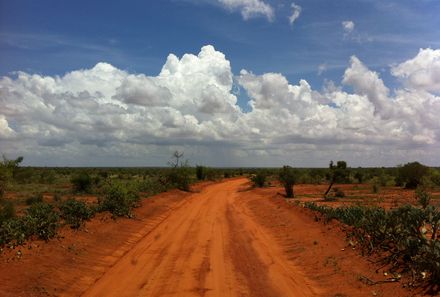 Kenia Familienreise - Kenia for family individuell - Tsavo Ost Nationalpark - Landschaft