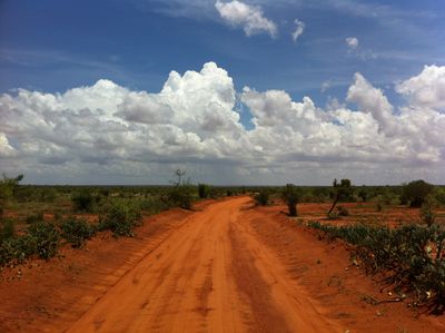 Kenia Familienreise - Kenia for family individuell - Tsavo Ost Nationalpark - Landschaft