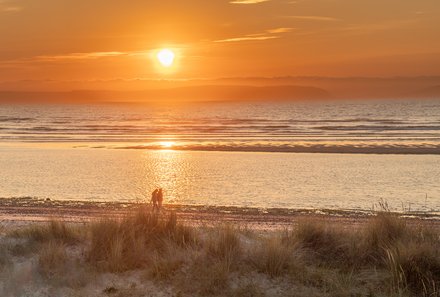 Schottland Familienreise - Schottland mit Kindern - Sonnenuntergang am Strand Nairn