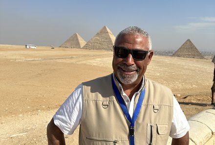 Familienreise Ägypten - Ägypten for family - Guide vor Pyramiden