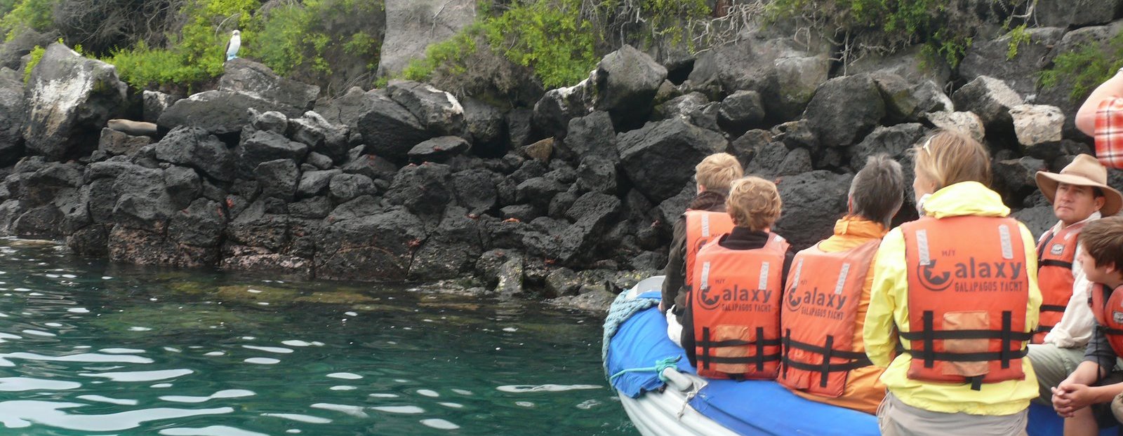 Ecuador mit Kindern - Bester Reiseschutz mit Kindern für Familienreisen - Rafting mit Gruppe