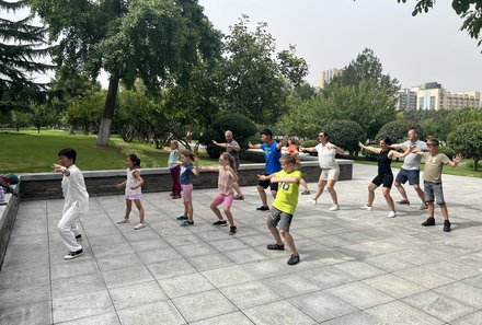 China mit Kindern - China for family - Schattenboxen im Park