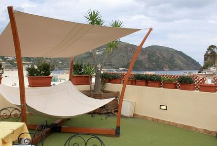 Sizilien mit Teenagern - Sizilien Family & Teens - Lipari La Filadelfia Panoramaterrasse