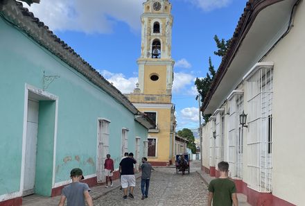 Kuba Familienreise - Kuba for family individuell - Spaziergang zum Turm von Trinidad