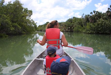 Florida Rundreise mit Kindern - Nadja und Kinder im Kanu 