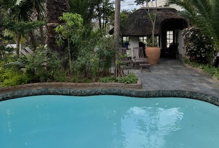 Garden Route Familienreise - Brenwin Guest House - Aussenansicht Pool