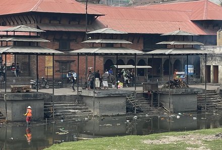 Nepal Familienreise - Nepal for family - Pashupatinath Verbrennungsstätte