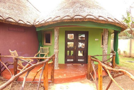 Uganda Family & Teens - Hoima Cultural Lodge - Eingang