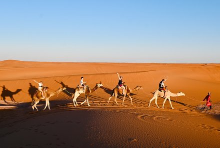 Marokko mit Kindern - Marokko mit Kindern Urlaub - Kamel reiten in der Wüste