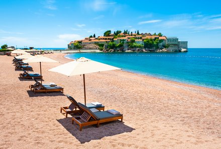 Familienreise Montenegro - Montenegro mit Kindern - Insel Sveti Stefan Strand