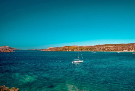 Familienreise Griechenland - Griechenland for family - Segelreise - Yacht auf blauem Wasser