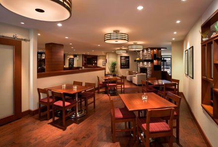 Ostkanada for family - Ostkanada Familienreise mit Kindern - Four Points by Sheraton Hotel & Conference Centre Gatineau-Ottawa - Essbereich