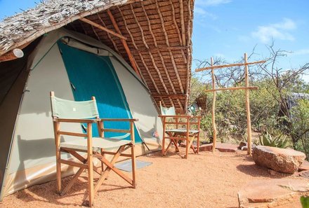 Kenia Familienreise - Kenia for family individuell - Loita Hills - Maji Moto Eco Camp - Zelt mit Campingstühlen