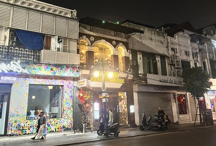Laos und Vietnam Familienreise - Laos und Vietnam Reise mit Kindern - Straße Hanoi am Abend