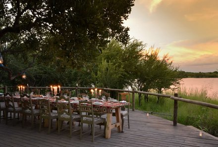 Botswana mit Jugendlichen - Sehenswürdigkeiten in Botswana - Dinner in der Natur