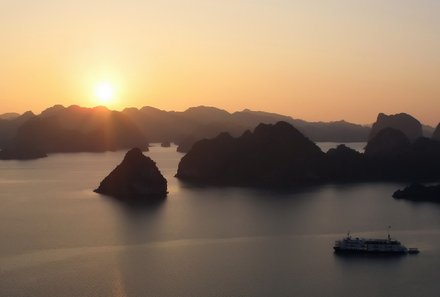 Asien mit Kindern - Vietnam for family - Sonnenuntergang Halong Bucht