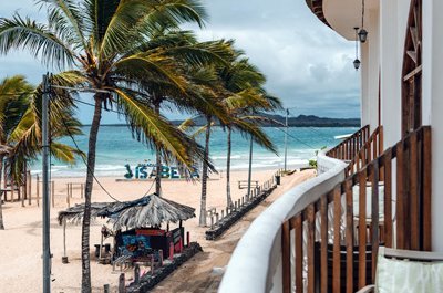 Galapagos mit Jugendlichen - Galapagos Family & Teens - Albemarle Galapagos Boutique Hotel - Strand