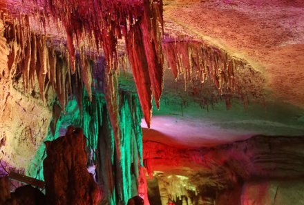 Osteuropa Familienurlaub - außergewöhnliche Unterkünfte von For Family Reisen - Tropfsteinhöhle in Georgien