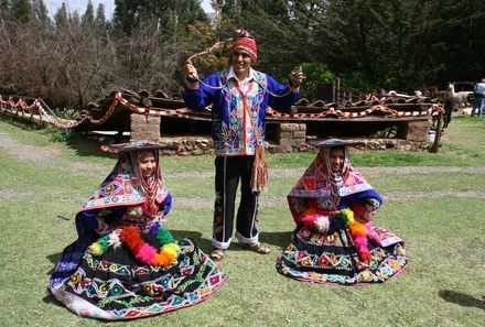 Peru Familienreise - Peru Teens on Tour - Einheimische in traditioneller Kleidung