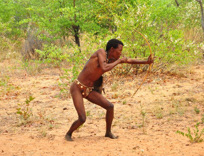 Namibia mit Jugendlichen - Einheimischer Bogenscheißen - Namibia Family & Teens