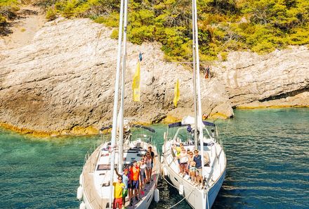 Familienreise Kroatien - Kroatien for family - Segelreise - zwei Yachten nebeneinander