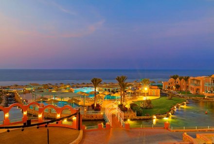 Familienreise Ägypten - Ägypten for family - Radisson Blu Resort El Quseir - Beleuchtete Resortanlage