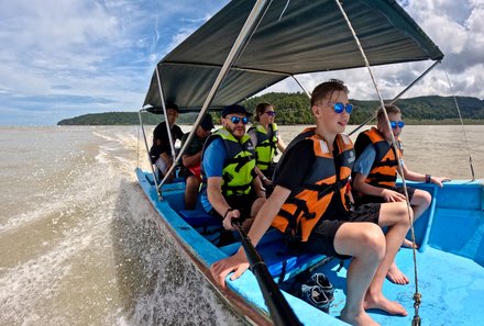 Familienreise Malaysia - Malaysia & Borneo Family & Teens - Fahrt mit dem Motorboot in den Bako Nationalpark