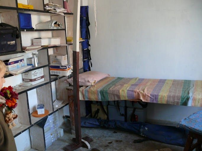 Nepal mit Kindern - Arztzimmer