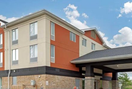 Ostkanada for family - Ostkanada Familienreise mit Kindern - Best Western Plus Muskoka Inn - Gebäude
