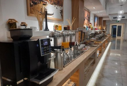 Usbekistan for family - Hotel Milan Tashkent - Frühstücksbuffet